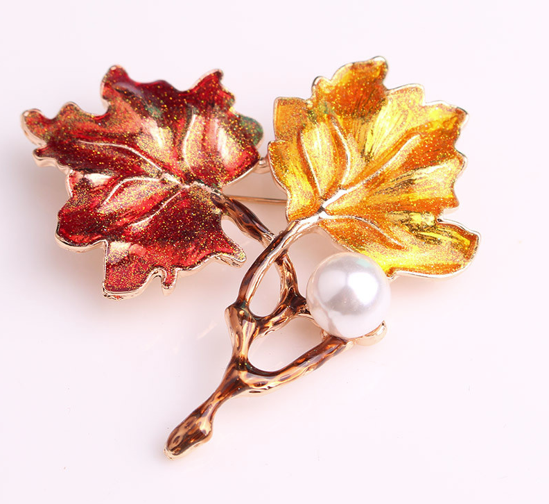 2PCS/SET  Autumn Maple Leaves Brooch Pin with Pearl Design