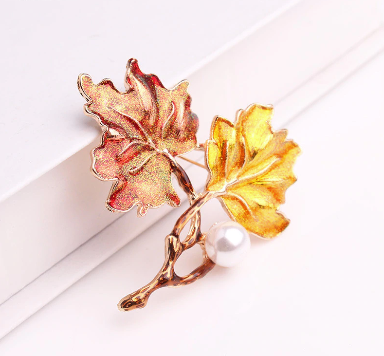 2PCS/SET  Autumn Maple Leaves Brooch Pin with Pearl Design